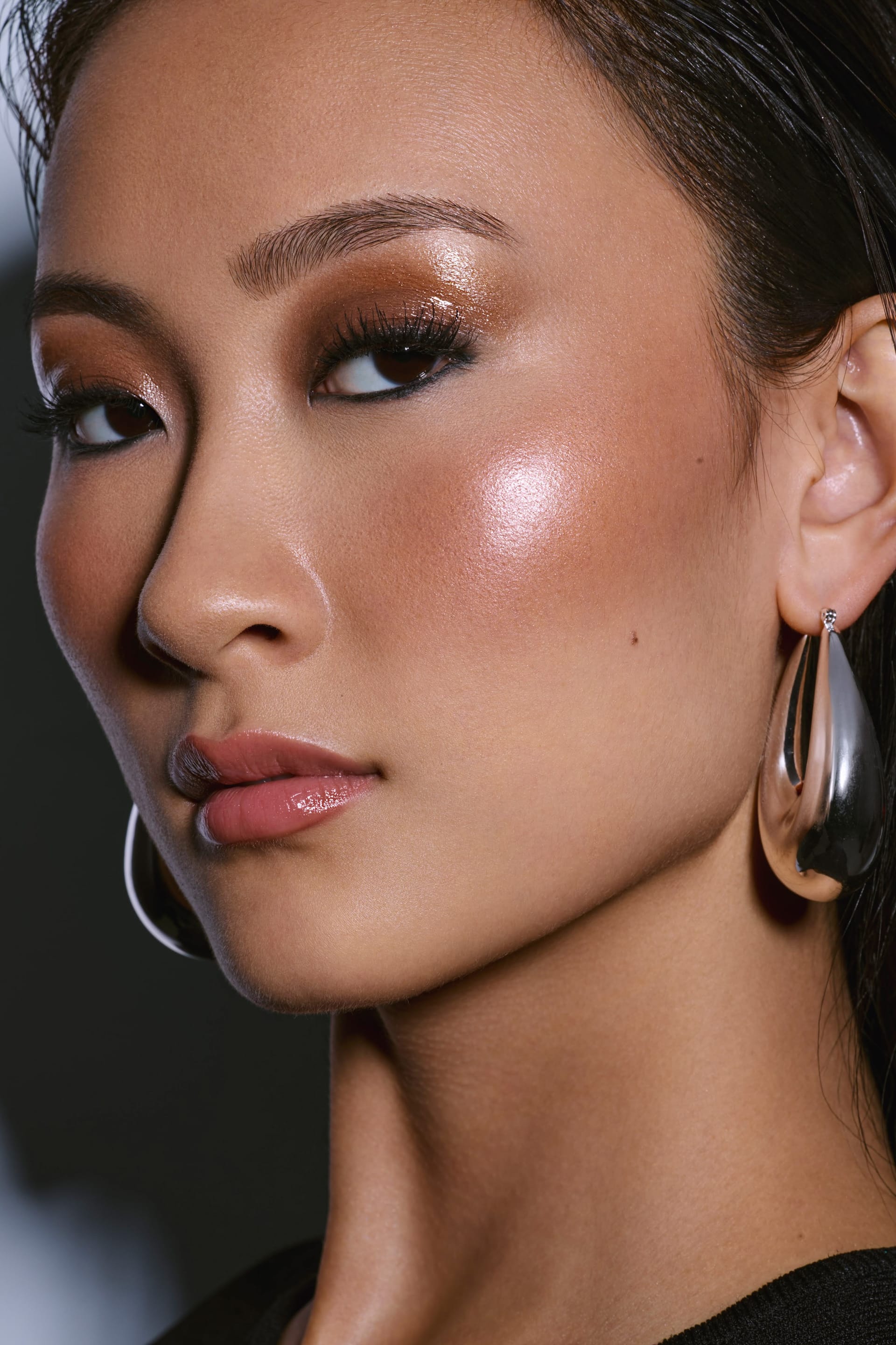 Makeup artistry with monstera leaf