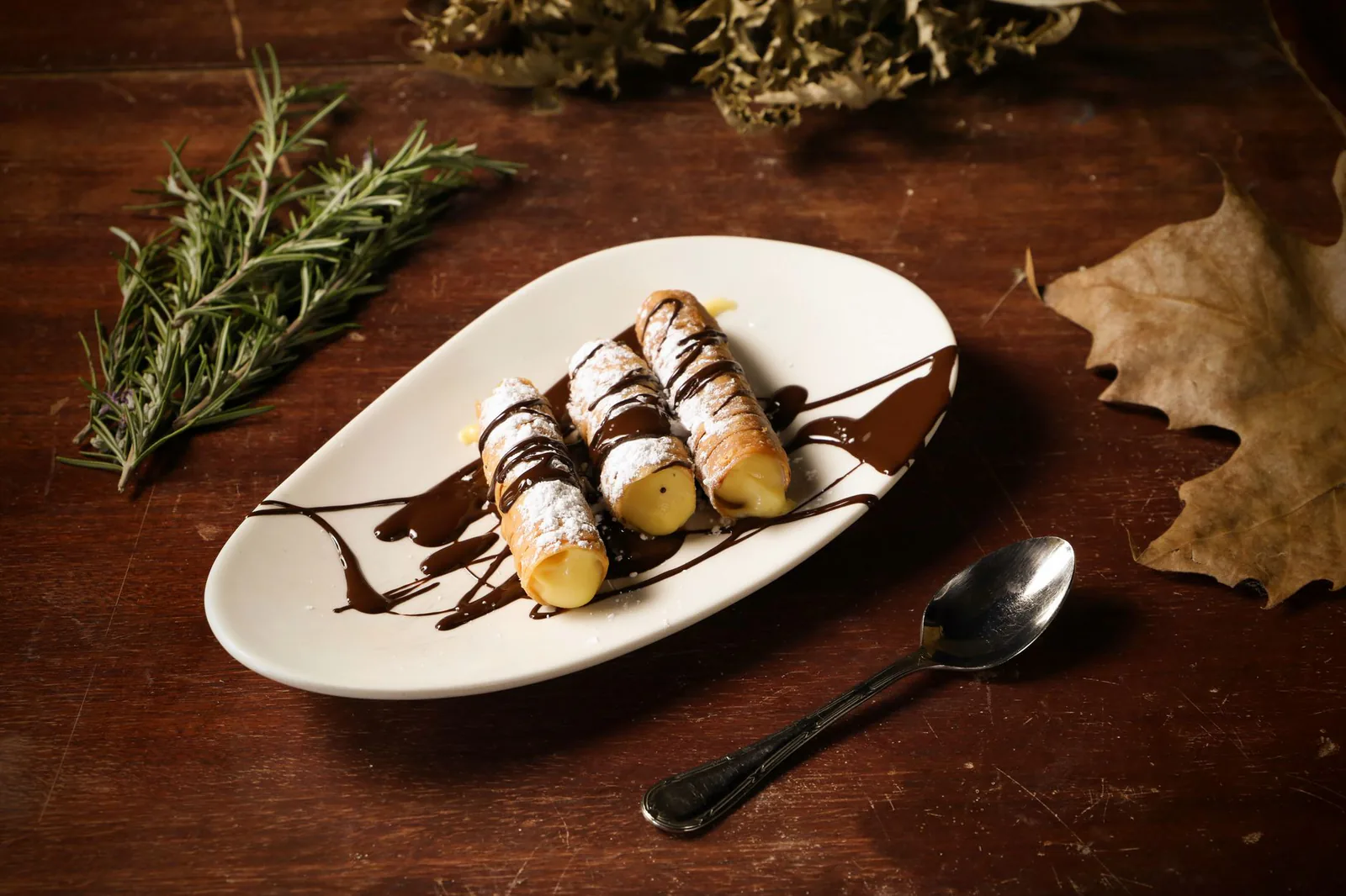 Cannoli filled with sweet ricotta and chocolate