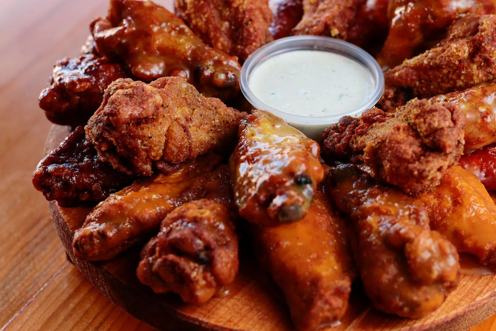 Birdie wings with dipping sauce