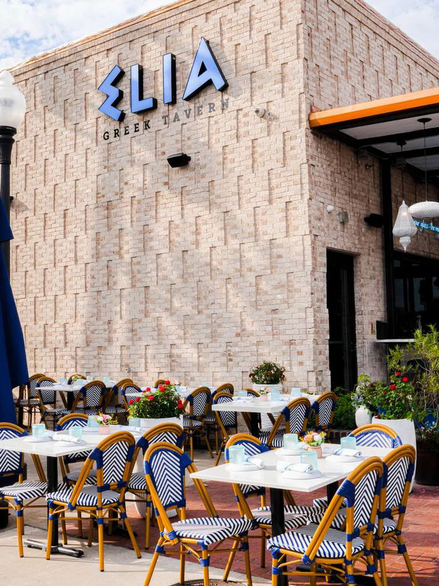 Details of the Elia table after dark