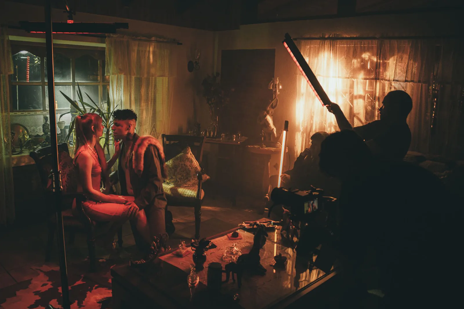 Intimate behind the scenes moment on a Vast Visuals set