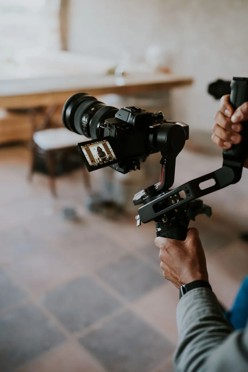 Discovery, hands on camera rig